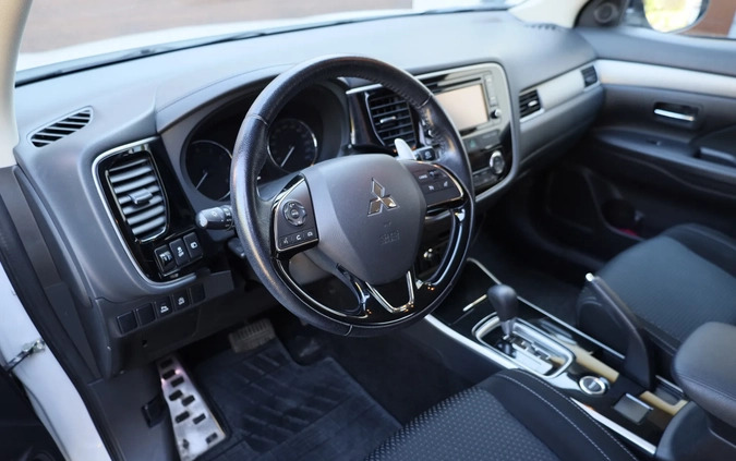 Mitsubishi Outlander cena 85000 przebieg: 56500, rok produkcji 2016 z Jutrosin małe 254